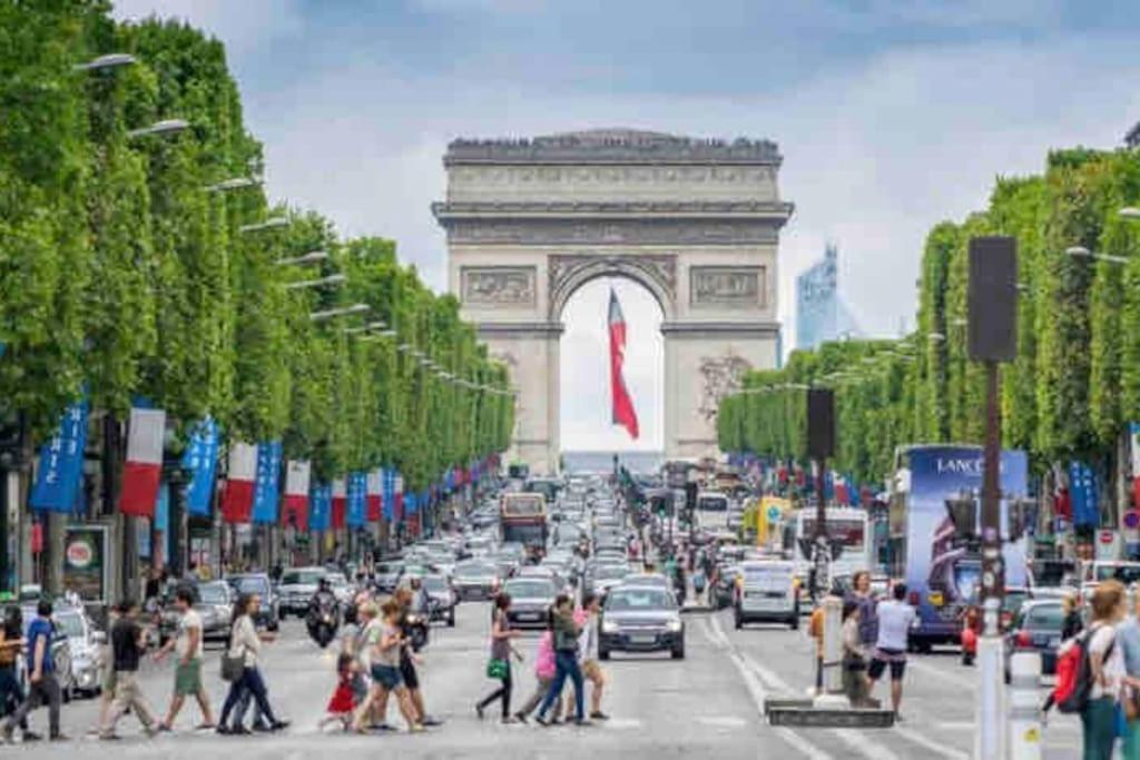 High Value Up To 4pp La Defense & Champs Elysees * Puteaux